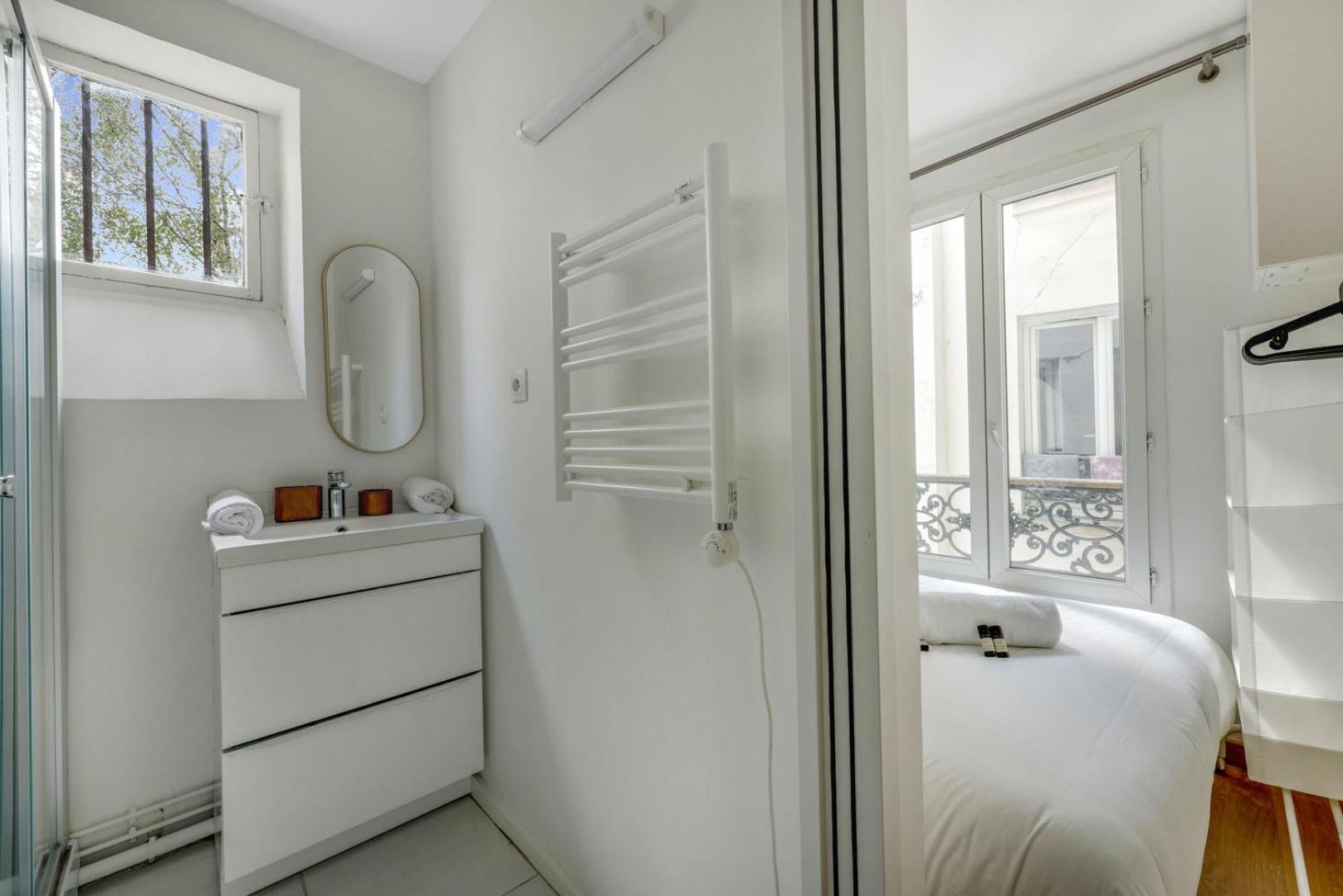 Marais Ecouffes Apartment *